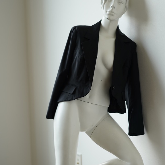 KENNA T Contemporary Cropped Blazer, Black, Size: Small * - Picture 5 of 7